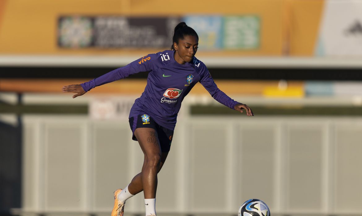 Brasil faz último treino em Brisbane antes de embarque para Adelaide