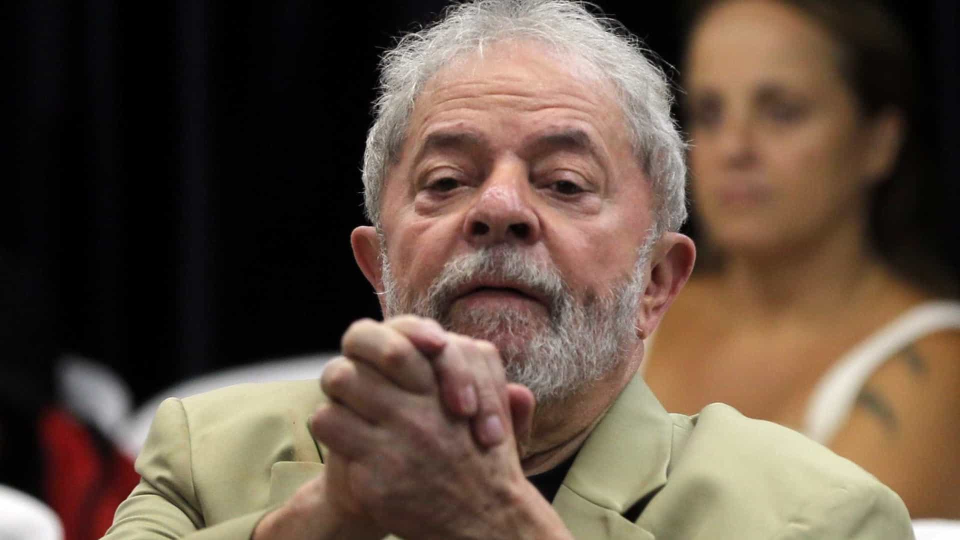 Lula vai de 48% a 50% nos votos válidos e pode vencer no 1º turno, diz Datafolha