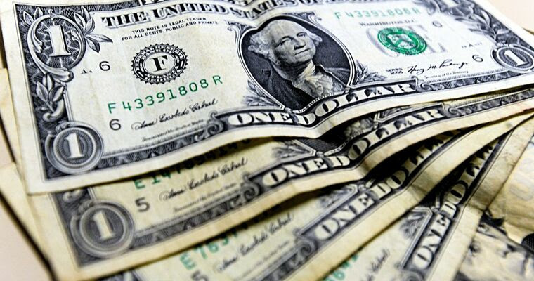 Dólar hoje: moeda abre a terça-feira (11) estável, cotada a R$ 4,87