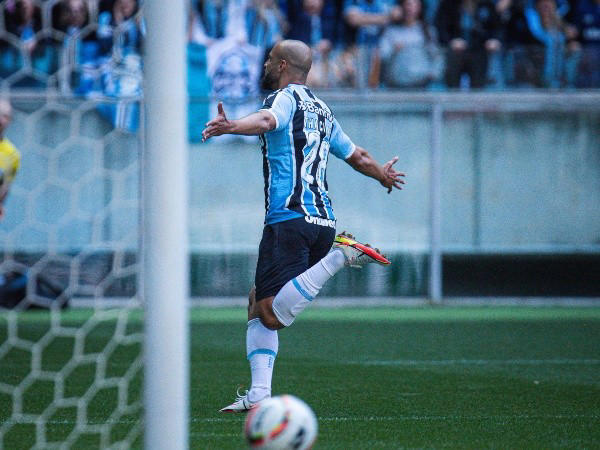 Grêmio bate Vasco no Olímpico (2 x 1)