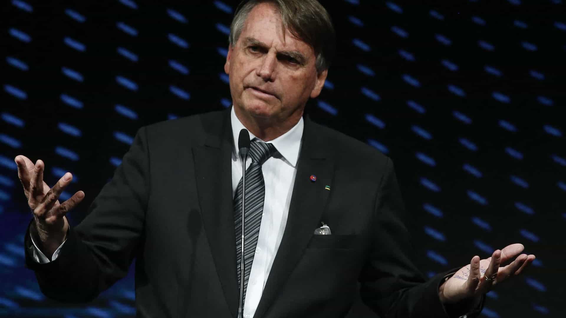 Bolsonaro retoma tom golpista e pede cerco de apoiadores a seções eleitorais no 2º turno