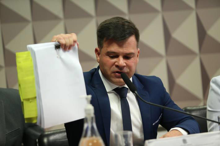 Ex-diretor da PRF tenta blindar Bolsonaro na CPMI do 8 de janeiro